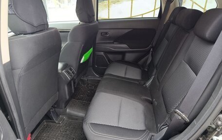 Mitsubishi Outlander III рестайлинг 3, 2019 год, 2 300 000 рублей, 8 фотография