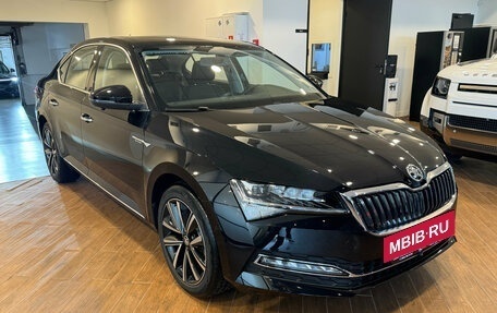 Skoda Superb III рестайлинг, 2025 год, 3 240 000 рублей, 3 фотография