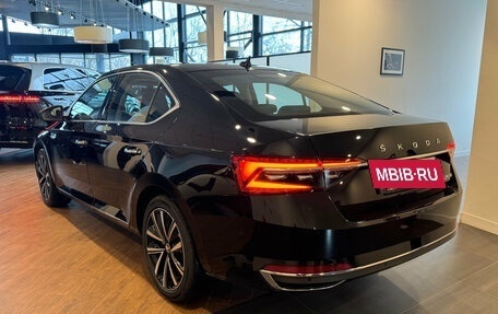 Skoda Superb III рестайлинг, 2025 год, 3 240 000 рублей, 4 фотография
