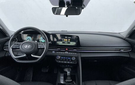 Hyundai Elantra, 2023 год, 2 590 000 рублей, 14 фотография