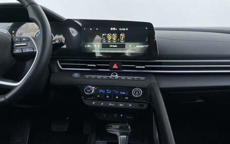 Hyundai Elantra, 2023 год, 2 590 000 рублей, 17 фотография