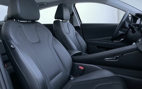 Hyundai Elantra, 2023 год, 2 590 000 рублей, 28 фотография