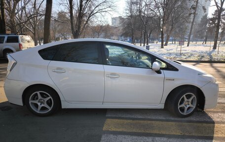 Toyota Prius, 2010 год, 1 100 000 рублей, 4 фотография