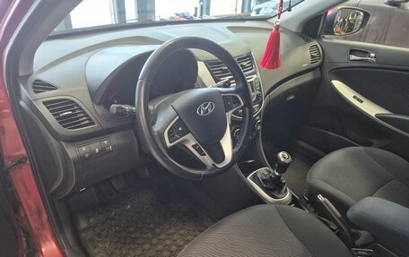 Hyundai Solaris II рестайлинг, 2012 год, 870 000 рублей, 11 фотография