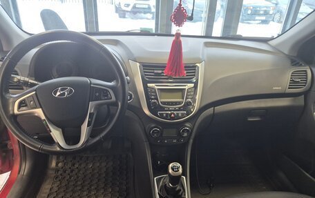 Hyundai Solaris II рестайлинг, 2012 год, 870 000 рублей, 13 фотография