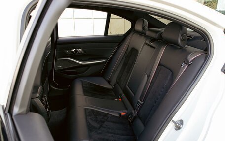 BMW 3 серия, 2019 год, 3 495 000 рублей, 18 фотография