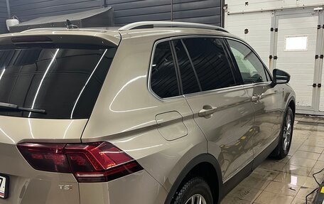 Volkswagen Tiguan II, 2018 год, 2 000 000 рублей, 3 фотография