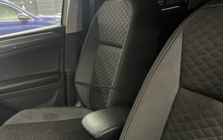 Volkswagen Tiguan II, 2018 год, 2 000 000 рублей, 11 фотография