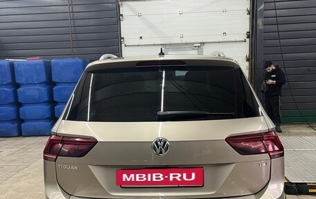 Volkswagen Tiguan II, 2018 год, 2 000 000 рублей, 4 фотография