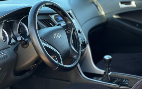 Hyundai Sonata VI, 2010 год, 980 000 рублей, 11 фотография