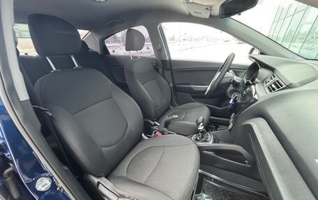 KIA Rio III рестайлинг, 2015 год, 990 000 рублей, 20 фотография