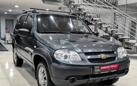Chevrolet Niva I рестайлинг, 2017 год, 599 000 рублей, 3 фотография