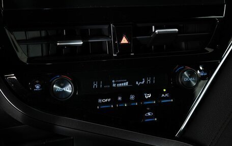 Toyota Camry, 2023 год, 4 080 000 рублей, 14 фотография