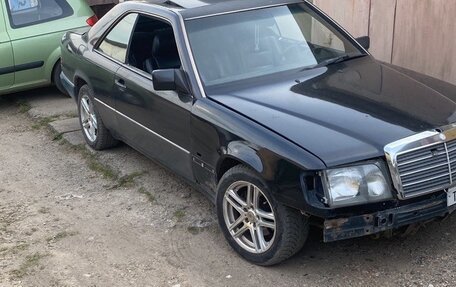 Mercedes-Benz E-Класс, 1994 год, 435 000 рублей, 1 фотография