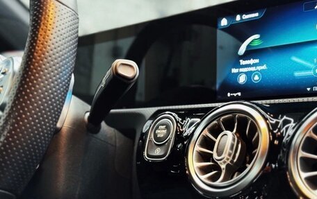 Mercedes-Benz CLA, 2019 год, 3 450 000 рублей, 15 фотография