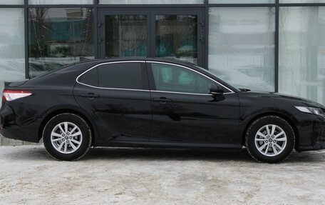 Toyota Camry, 2018 год, 2 400 000 рублей, 8 фотография