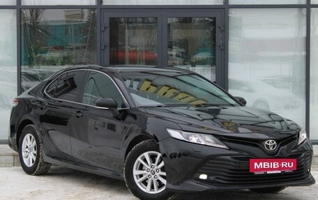 Toyota Camry, 2018 год, 2 400 000 рублей, 6 фотография