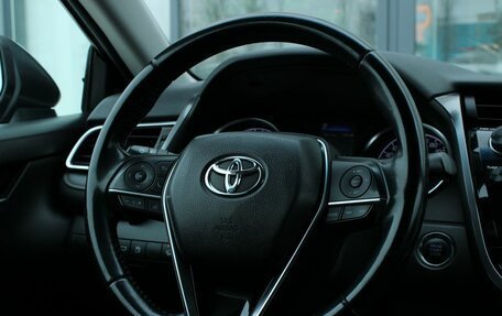 Toyota Camry, 2018 год, 2 400 000 рублей, 21 фотография