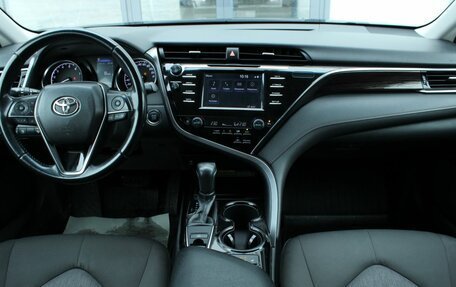 Toyota Camry, 2018 год, 2 400 000 рублей, 20 фотография