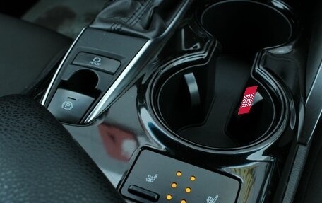 Toyota Camry, 2018 год, 2 400 000 рублей, 28 фотография