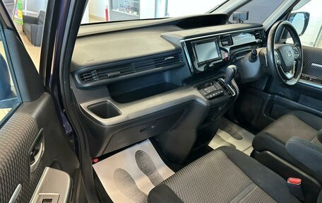 Honda Stepwgn IV, 2016 год, 1 769 000 рублей, 12 фотография