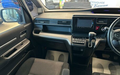 Honda Stepwgn IV, 2016 год, 1 769 000 рублей, 14 фотография