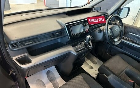 Honda Stepwgn IV, 2016 год, 1 769 000 рублей, 13 фотография