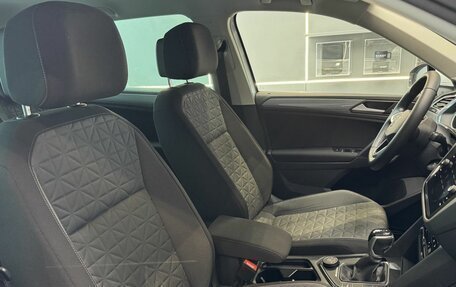 Volkswagen Tiguan II, 2021 год, 3 659 000 рублей, 11 фотография