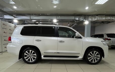Toyota Land Cruiser 200, 2017 год, 7 500 000 рублей, 7 фотография