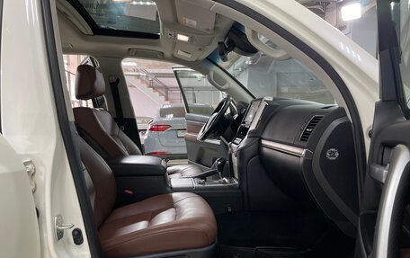 Toyota Land Cruiser 200, 2017 год, 7 500 000 рублей, 25 фотография