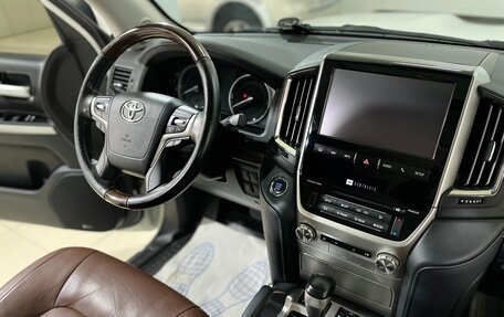 Toyota Land Cruiser 200, 2017 год, 7 500 000 рублей, 30 фотография