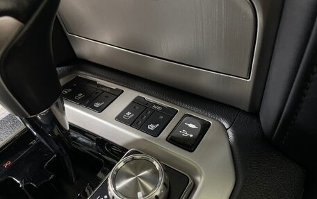 Toyota Land Cruiser 200, 2017 год, 7 500 000 рублей, 28 фотография