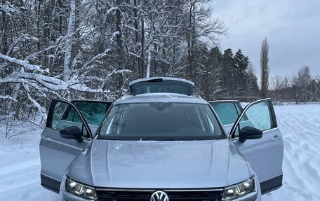 Volkswagen Tiguan II, 2019 год, 2 670 000 рублей, 1 фотография