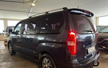 Hyundai Grand Starex Grand Starex I рестайлинг 2, 2017 год, 3 099 000 рублей, 3 фотография