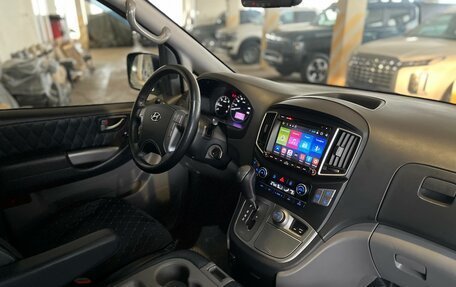 Hyundai Grand Starex Grand Starex I рестайлинг 2, 2017 год, 3 099 000 рублей, 4 фотография