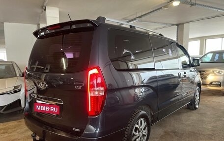 Hyundai Grand Starex Grand Starex I рестайлинг 2, 2017 год, 3 099 000 рублей, 10 фотография