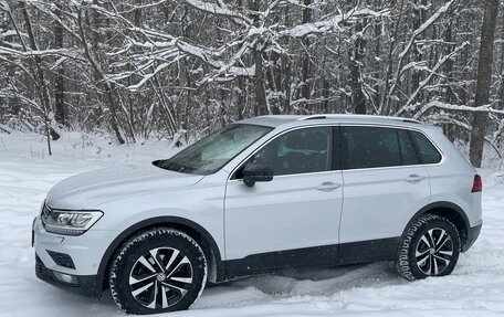 Volkswagen Tiguan II, 2019 год, 2 670 000 рублей, 3 фотография