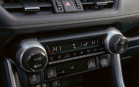 Toyota RAV4, 2025 год, 4 295 000 рублей, 15 фотография