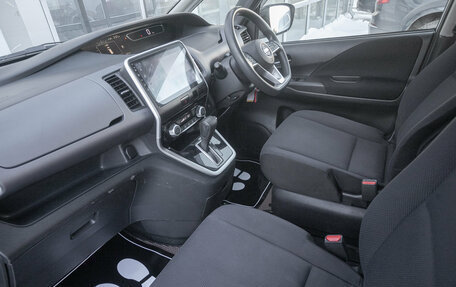 Nissan Serena IV, 2017 год, 1 735 000 рублей, 13 фотография