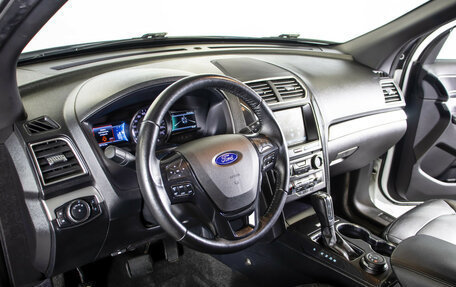 Ford Explorer VI, 2016 год, 2 885 000 рублей, 24 фотография