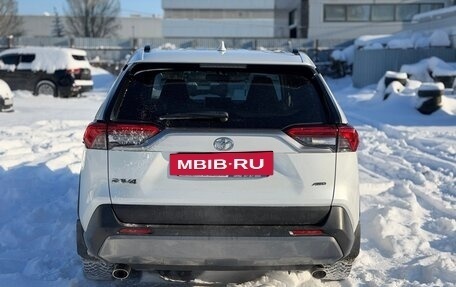 Toyota RAV4, 2020 год, 3 450 000 рублей, 6 фотография