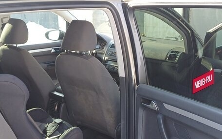 Volkswagen Touran III, 2010 год, 937 000 рублей, 5 фотография