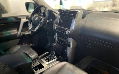 Toyota Land Cruiser Prado 150 рестайлинг 2, 2011 год, 2 850 000 рублей, 9 фотография