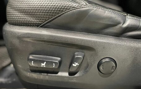 Toyota Land Cruiser Prado 150 рестайлинг 2, 2011 год, 2 850 000 рублей, 10 фотография