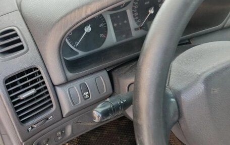 Renault Laguna II, 2002 год, 300 000 рублей, 15 фотография