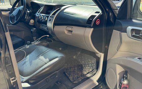 Mitsubishi Pajero Sport II рестайлинг, 2014 год, 1 500 000 рублей, 8 фотография