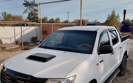 Toyota Hilux VII, 2013 год, 2 350 000 рублей, 2 фотография