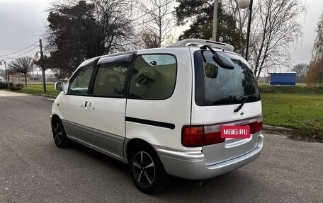 Nissan Serena I, 1997 год, 330 000 рублей, 3 фотография