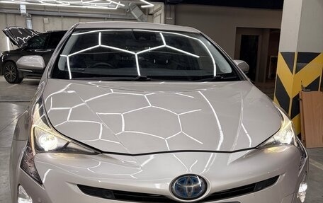 Toyota Prius IV XW50, 2016 год, 1 790 000 рублей, 3 фотография