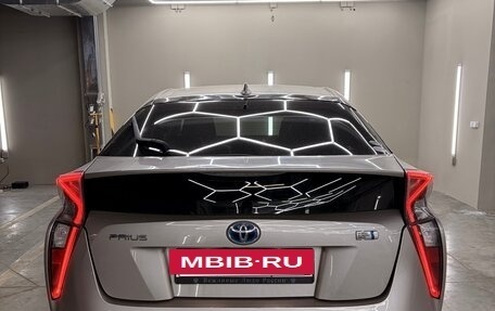 Toyota Prius IV XW50, 2016 год, 1 790 000 рублей, 4 фотография